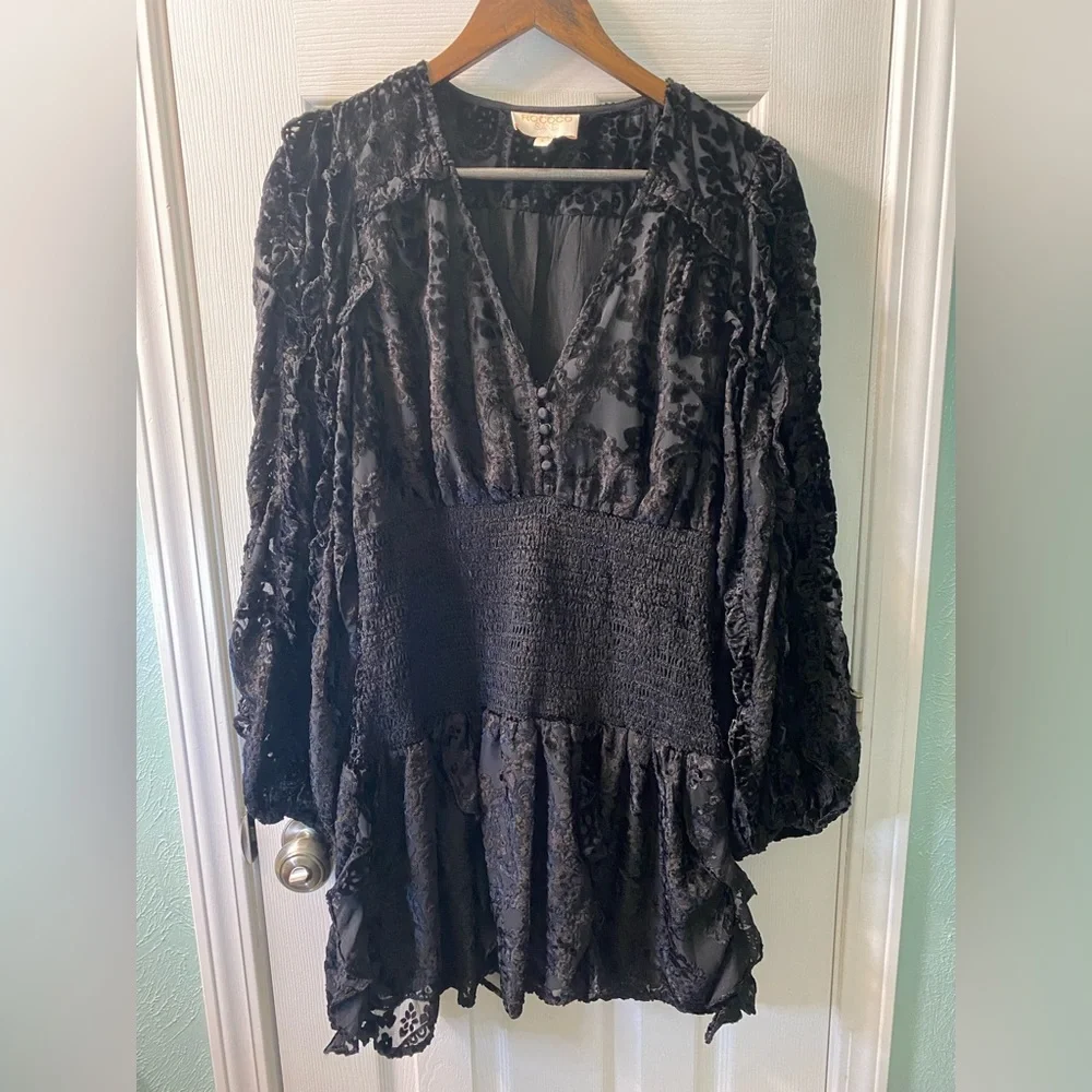 Rococo Sand Sade Dress in Black - Picture 6 of 9